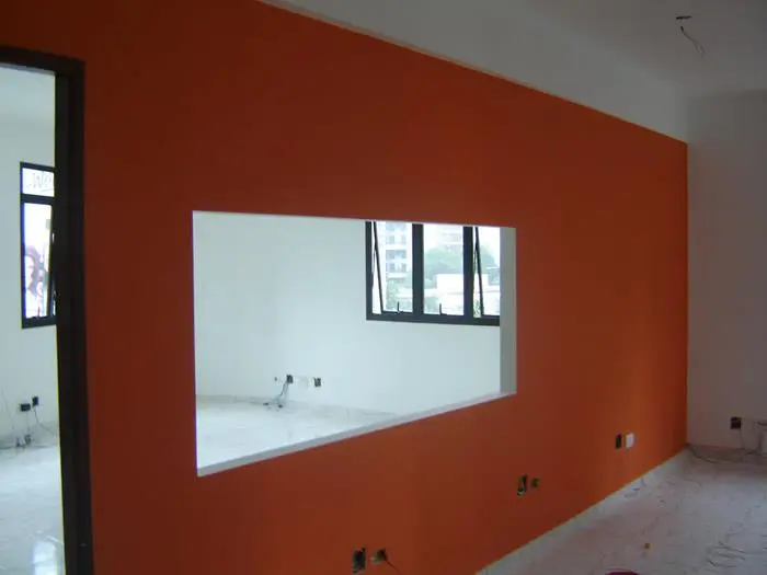 Estrutura de divisória Drywall em obra